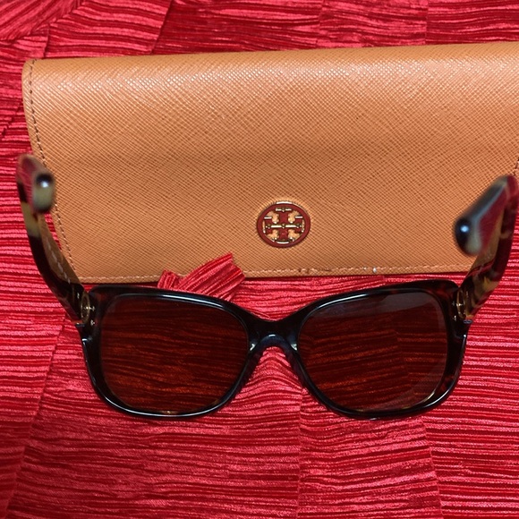 Tory Burch Women’s Prescription Sunglasses and Case - Picture 15 of 16